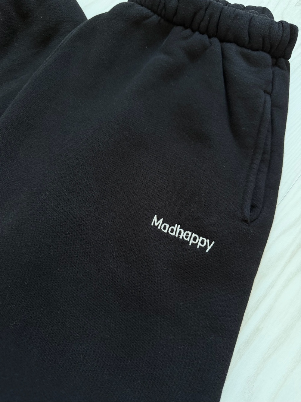 Madhappy Classics Fleece Sweatpant Black - Picture 3 of 4